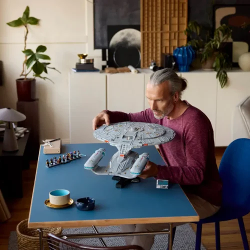 Star Trek: U.S.S. Enterprise NCC-1701-D™ - Image 3