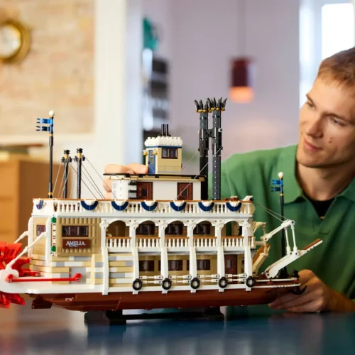 LEGO® River Steamboat - Image 3