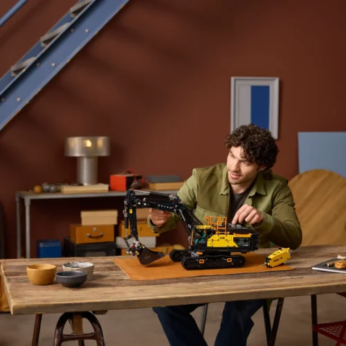 LEGO® Volvo EC500 Hybrid Excavator - Image 5