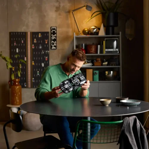 LEGO® 1966 Ford GT40 MKII Race Car - Image 5