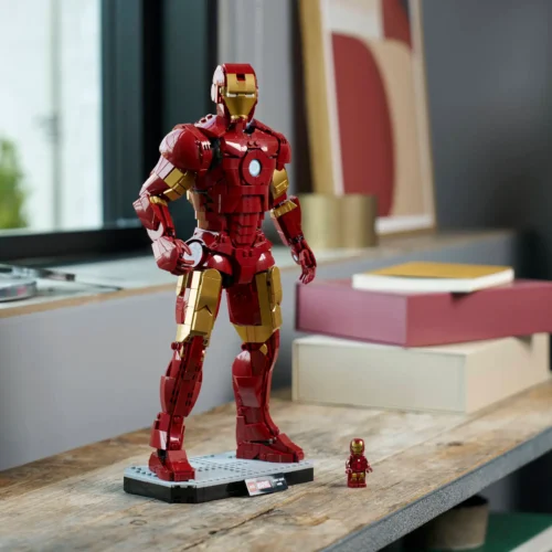 LEGO® Iron Man Mark 3 Collectors' Edition - Image 3