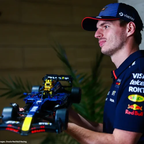 LEGO® Oracle Red Bull Racing RB20 F1 Car - Image 6